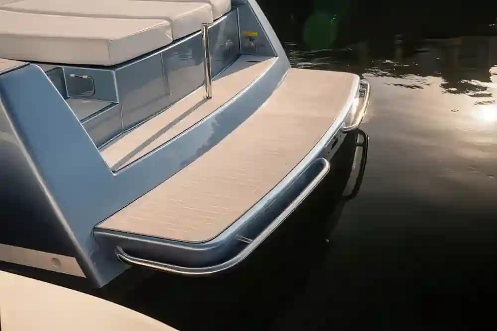 2018 VanDutch Yachts 30 for Sale in Aventura, Florida Cruiser 3