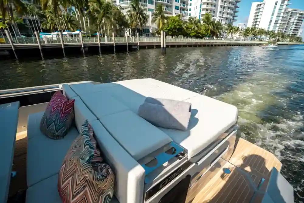 2025 De Antonio Yachts D32 Open Sold in Miami, Florida Walk-around Boats 3