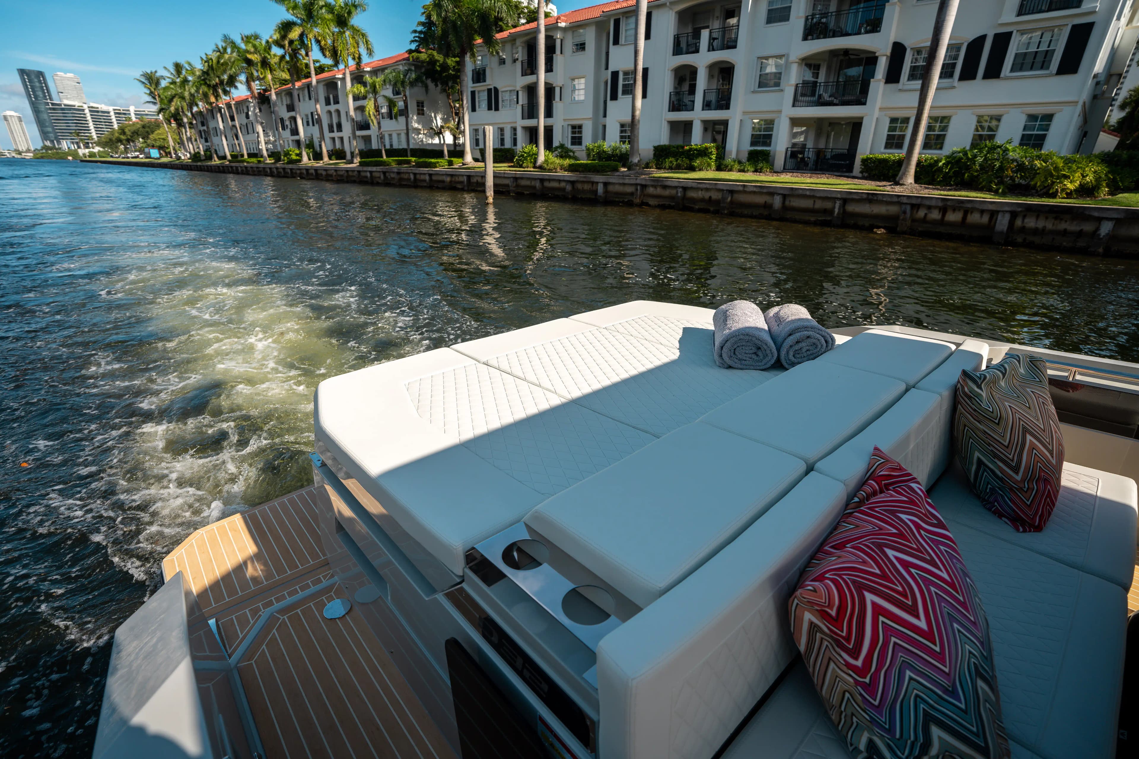 2025 De Antonio Yachts D32 Open Sold in Miami, Florida Walk-around Boats 5