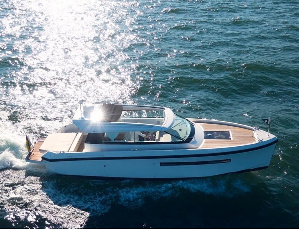 2023 Delta Powerboats 33 Coupe