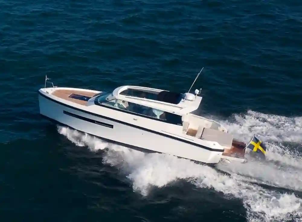 Delta Powerboats 33 Coupe for Sale