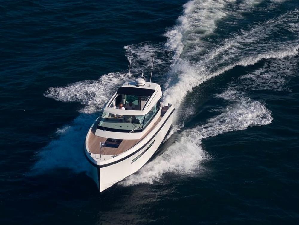 2023 Delta Powerboats 33 Coupe