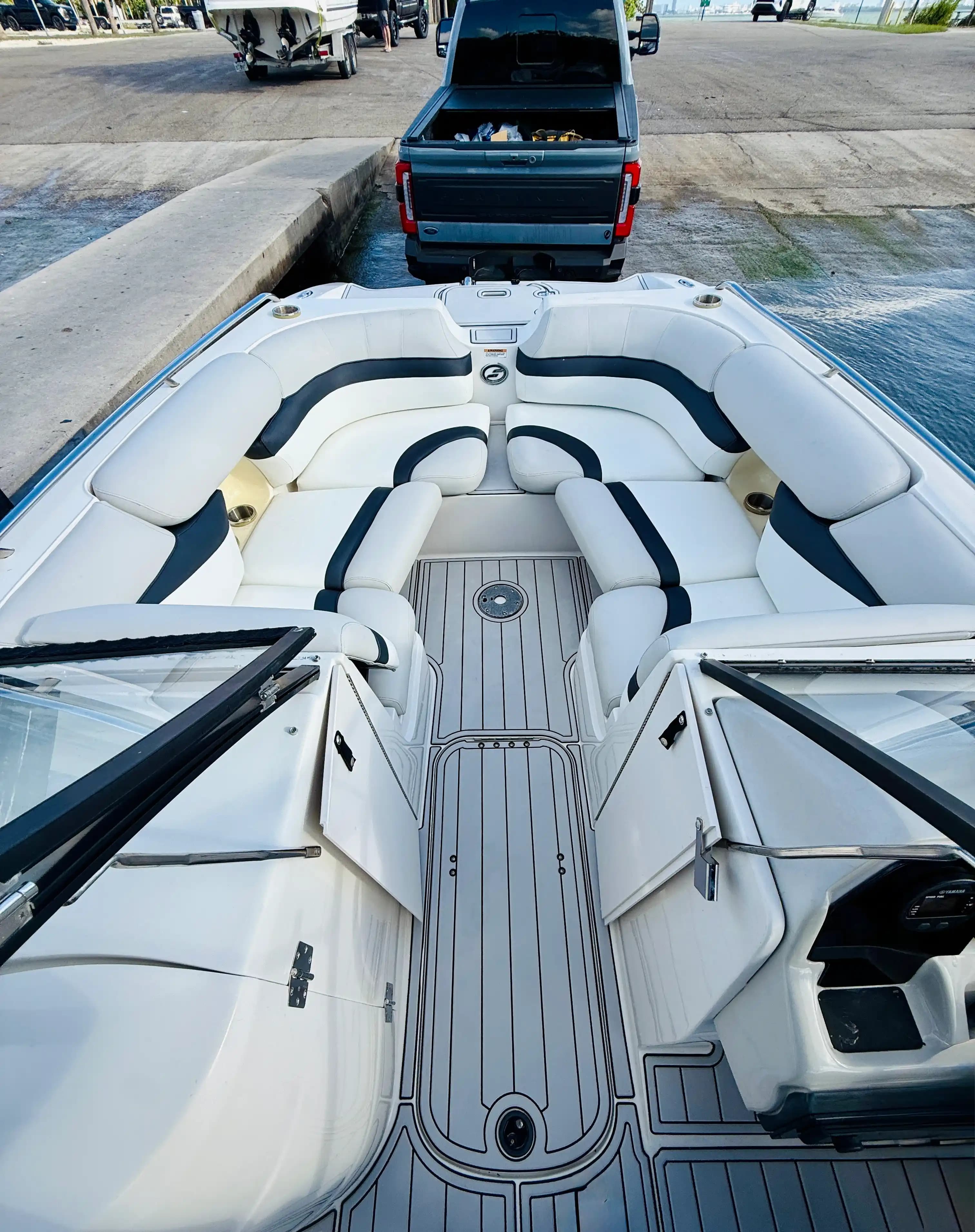 2015 Starcraft Crossober 250 SCX OB for Sale in Miami Beach, Florida Dual Console 5