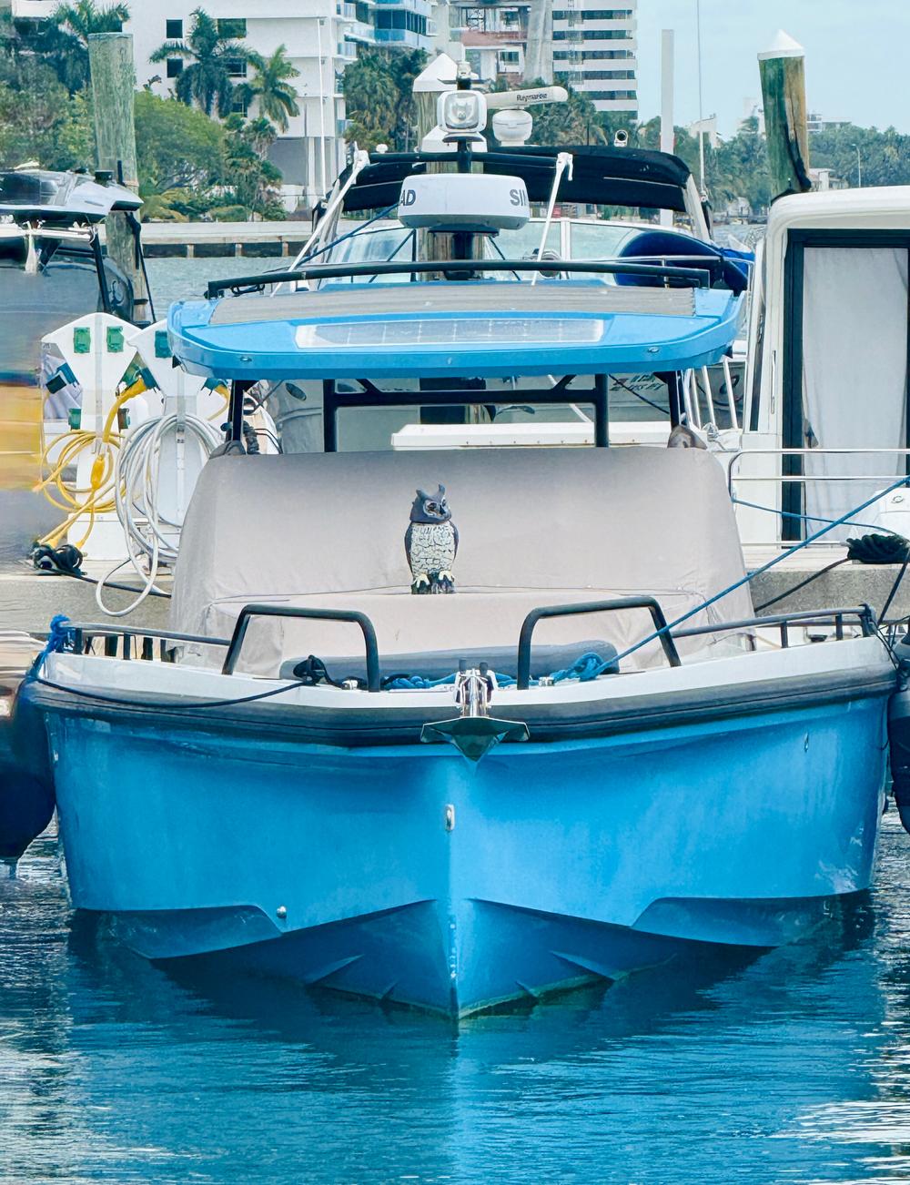 2021 Axopar 37 Sun-Top