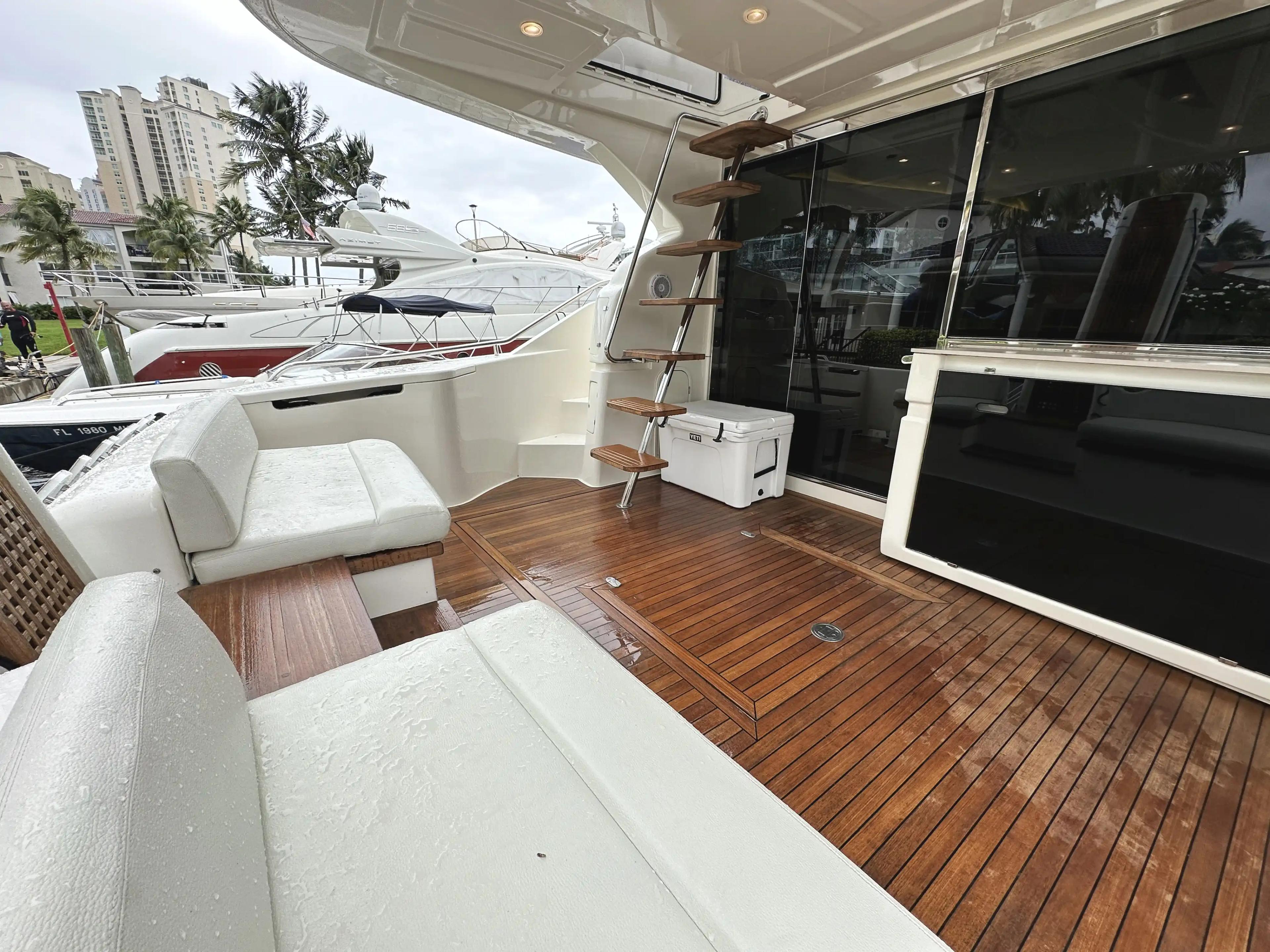 Ferretti Yachts 530 For Sale