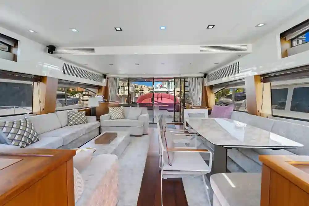 2013 Sunseeker Predator 84 zum Verkauf in Aventura, Florida Motor Yacht 4