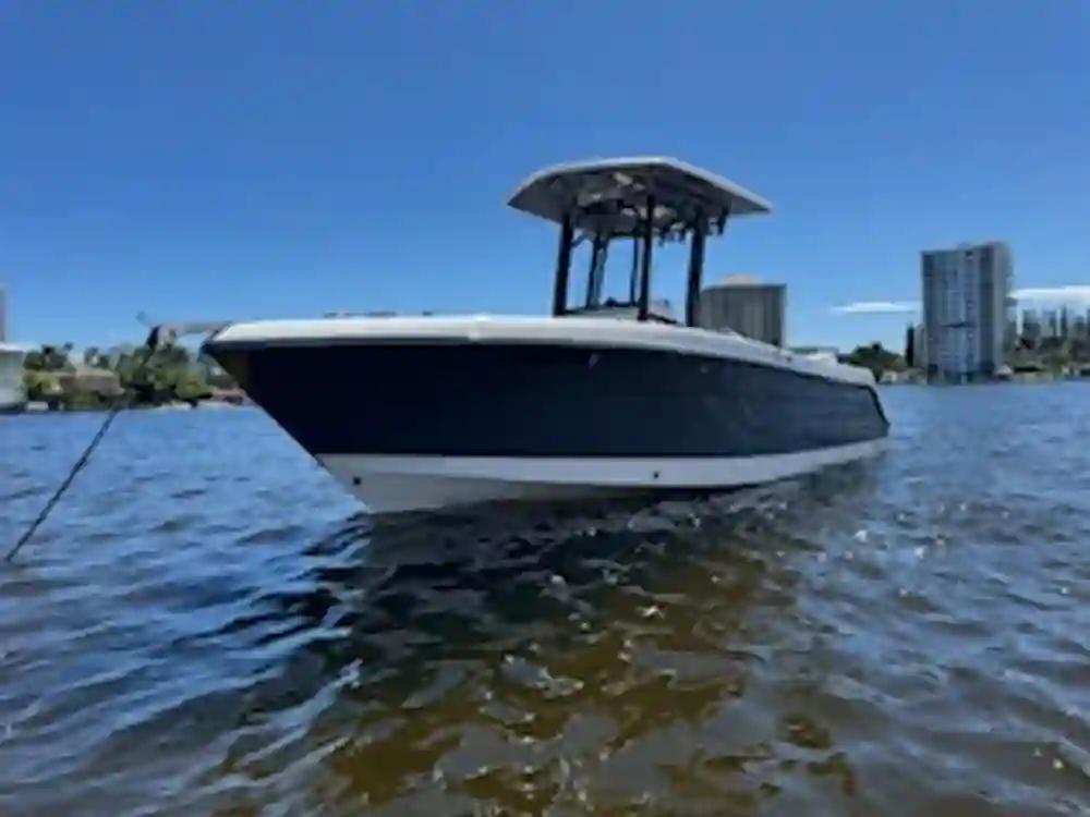 Robalo R242 Center Console in vendita