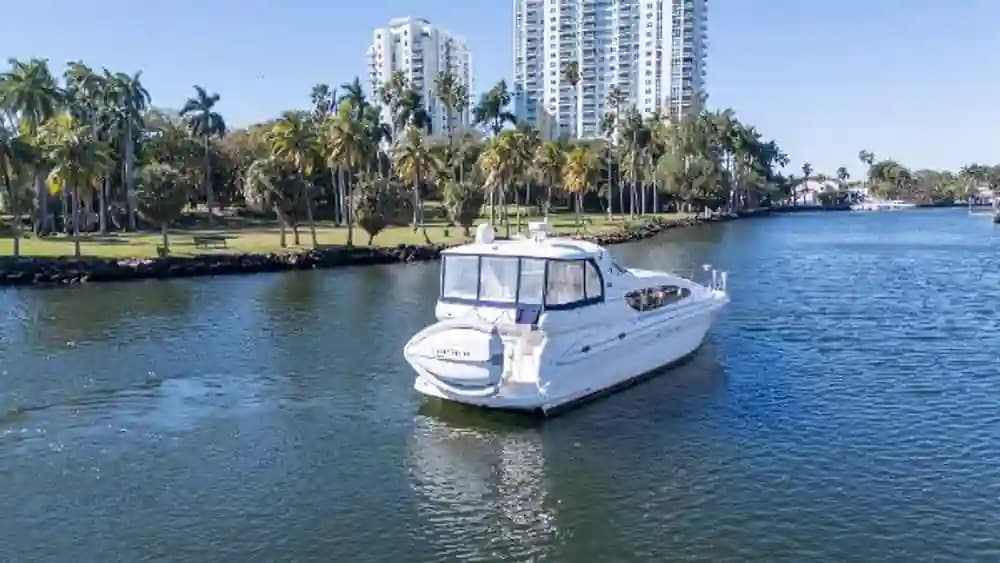 Sea Ray 480 Motor Yacht for Sale