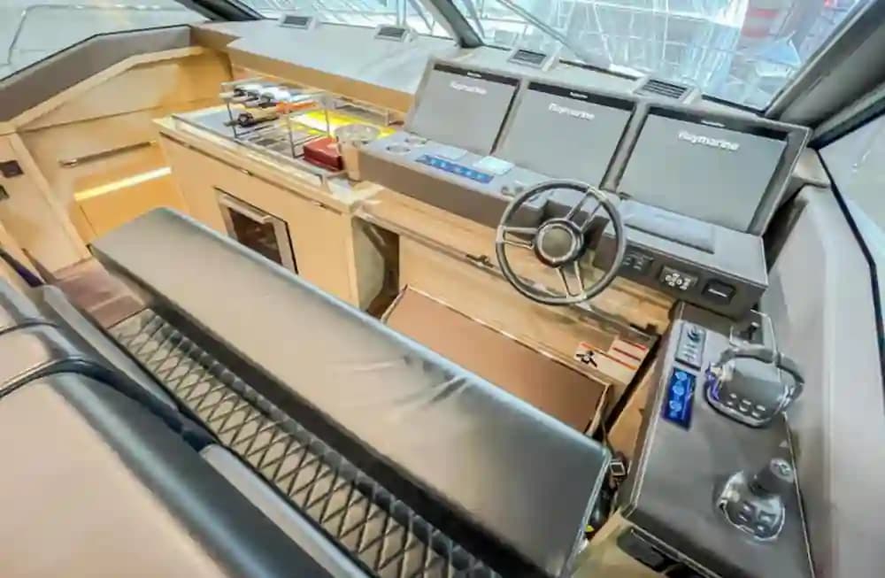 2016 Prestige 680 for Sale in Chicago, Illinois Flybridge 5