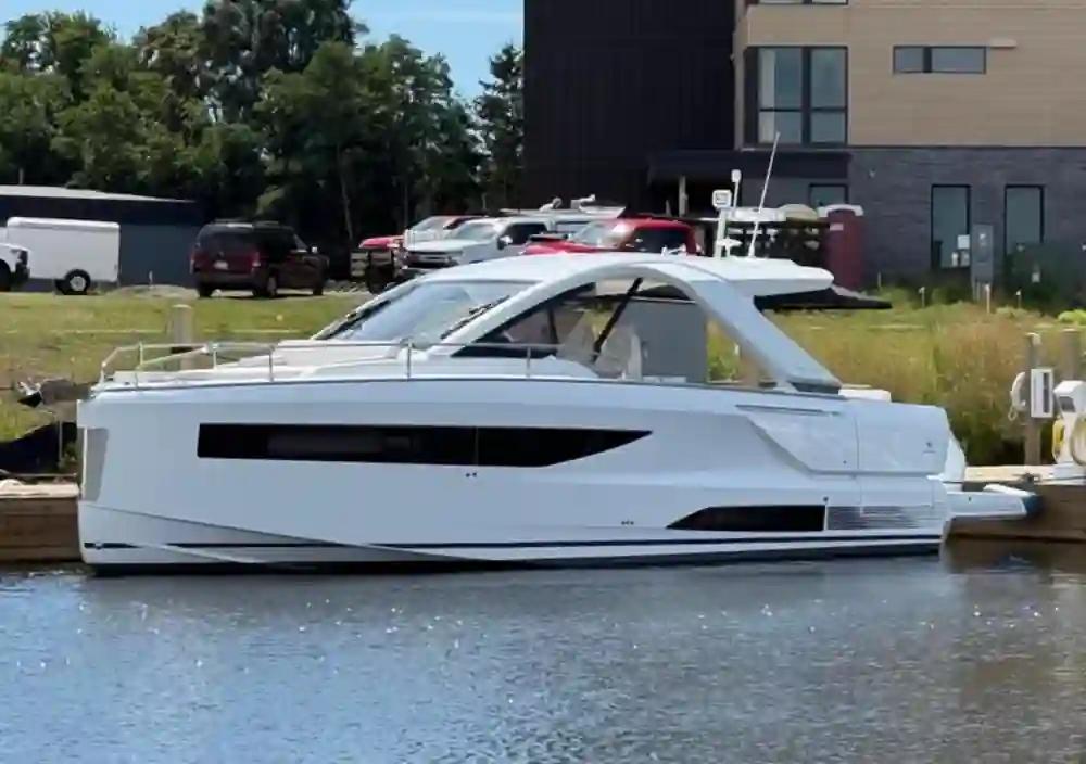 Jeanneau DB/37 OB For Sale