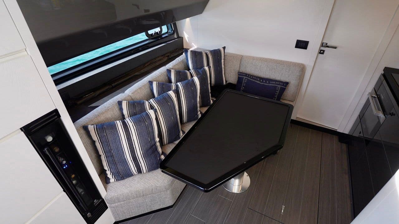 2024 Azimut Verve 48 in vendita a Chicago, Illinois Motor Yacht 3