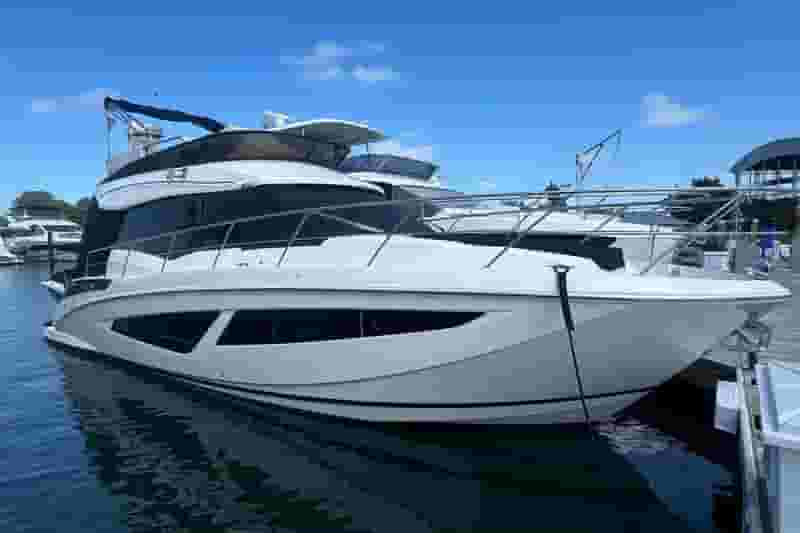 2019 Regal 42 Fly