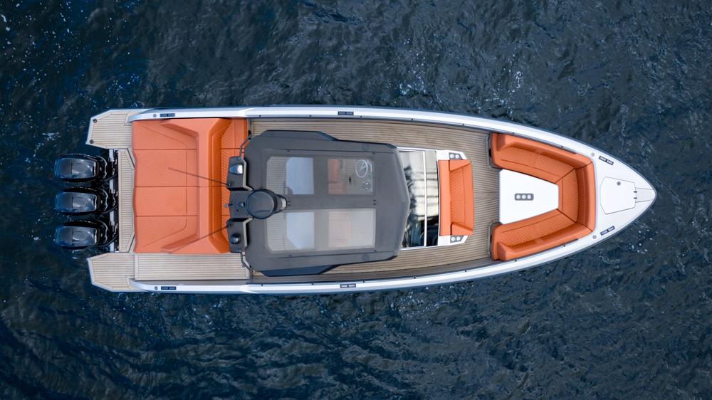 2023 Vanquish Yachts VQ40 Sports Line Outboard