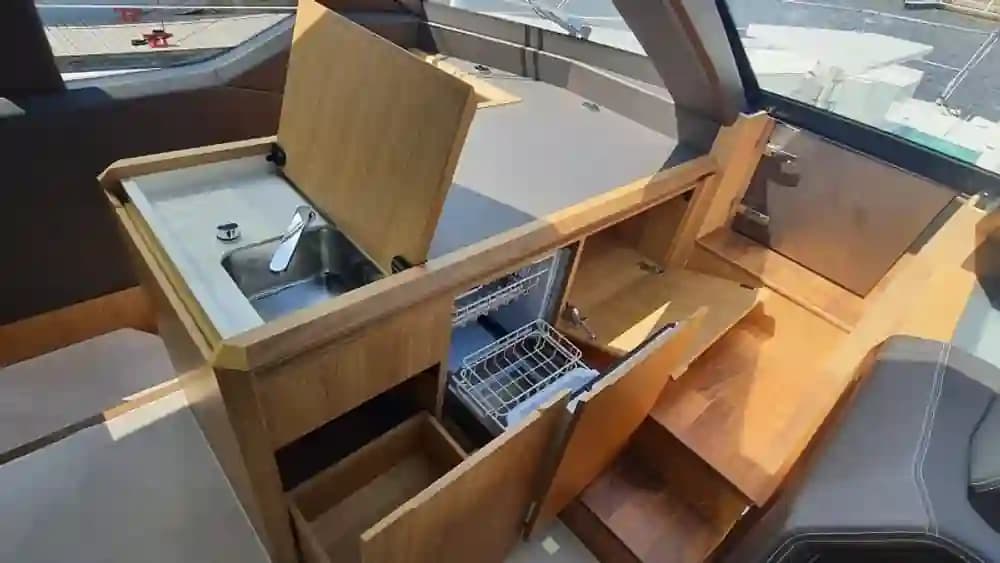 2023 Galeon Yachts 640 Fly for Sale in Athens, GR Flybridge 5