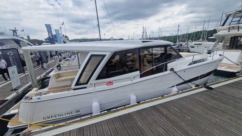 Greenline Yachts 39 For Sale