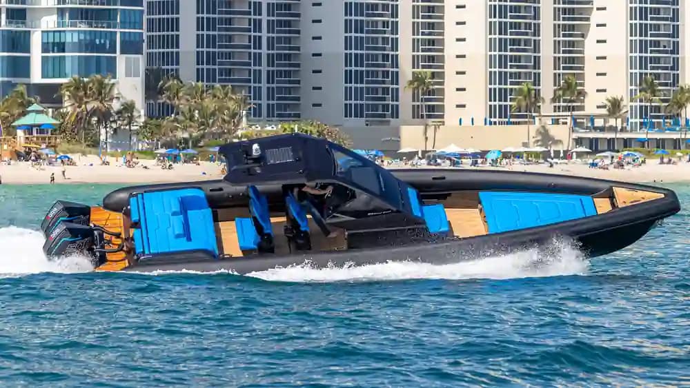 Technohull 38 Grand Sport in vendita