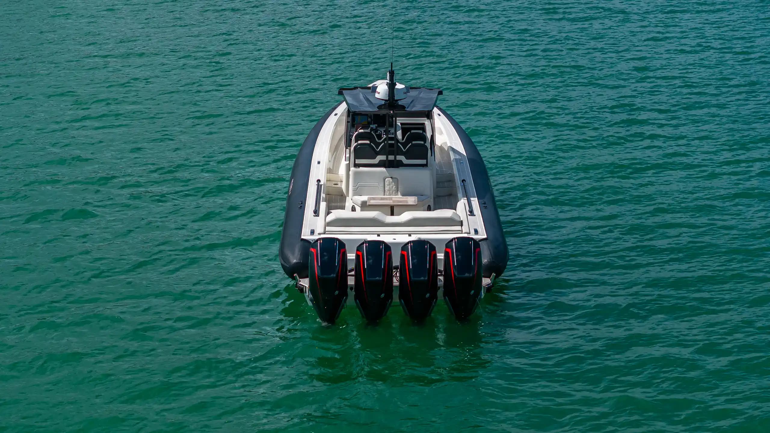 Technohull Omega 47 a la venta