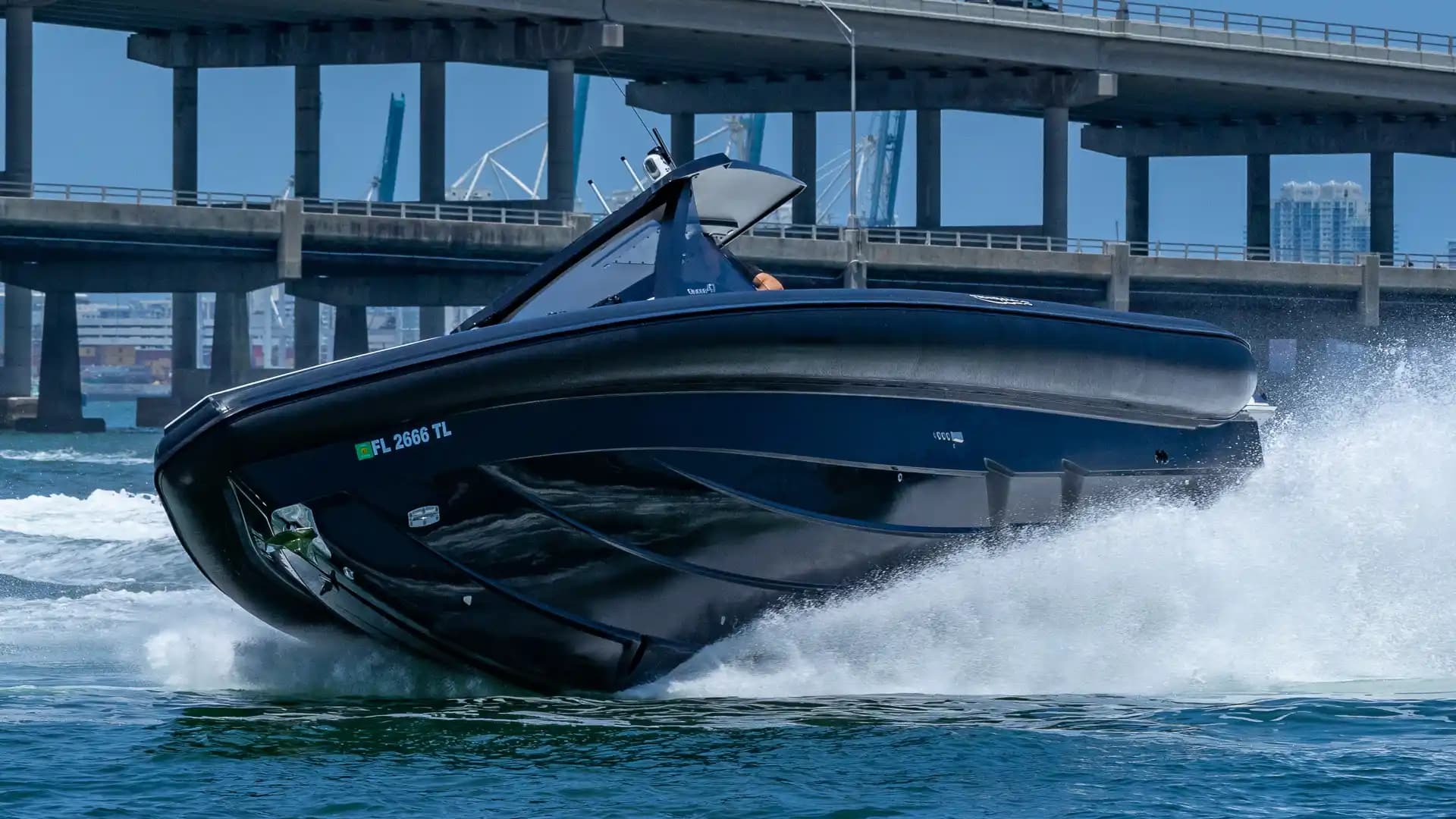 Technohull Omega 47 te koop