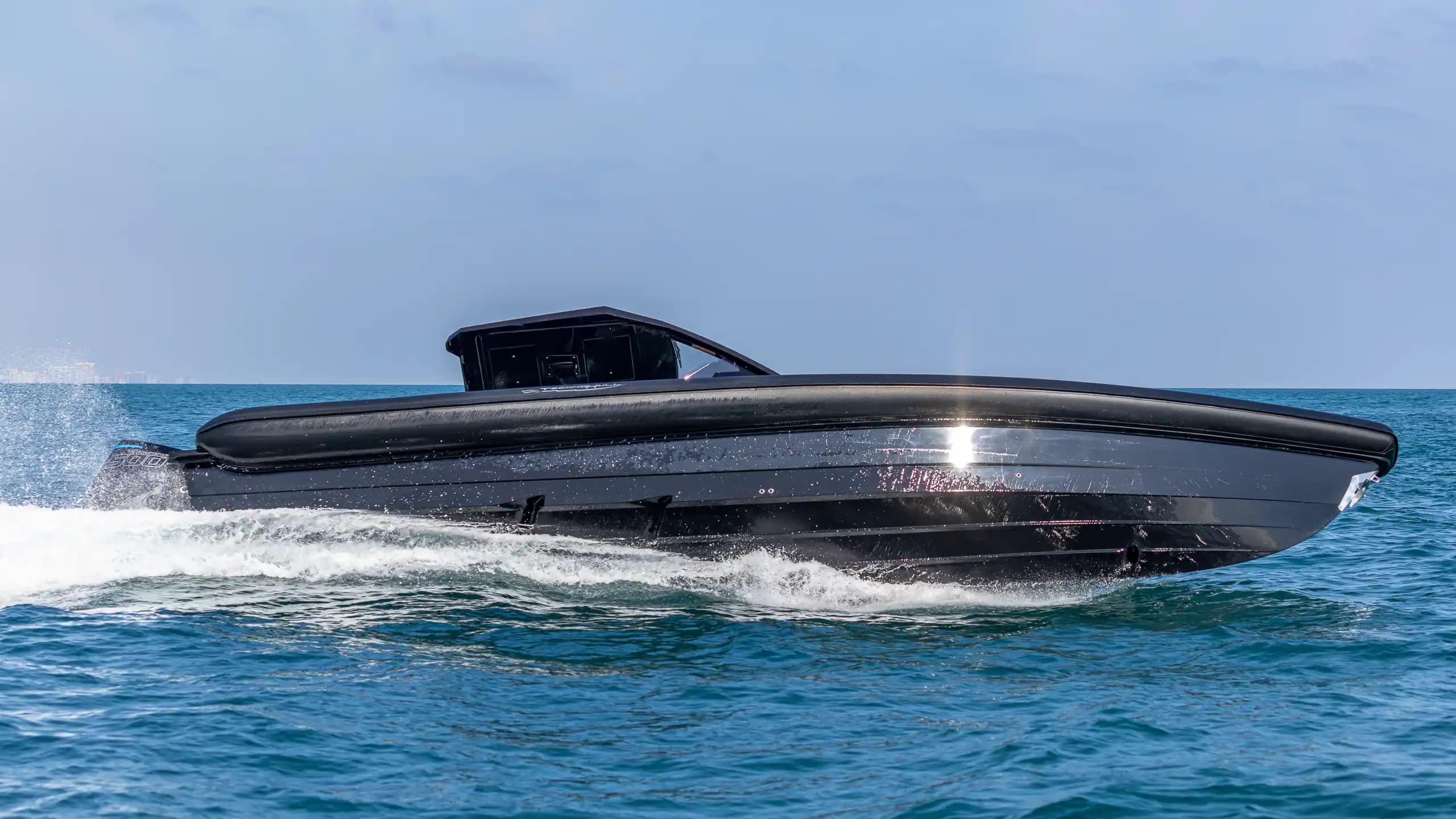 Technohull 38 Grand Sport in vendita