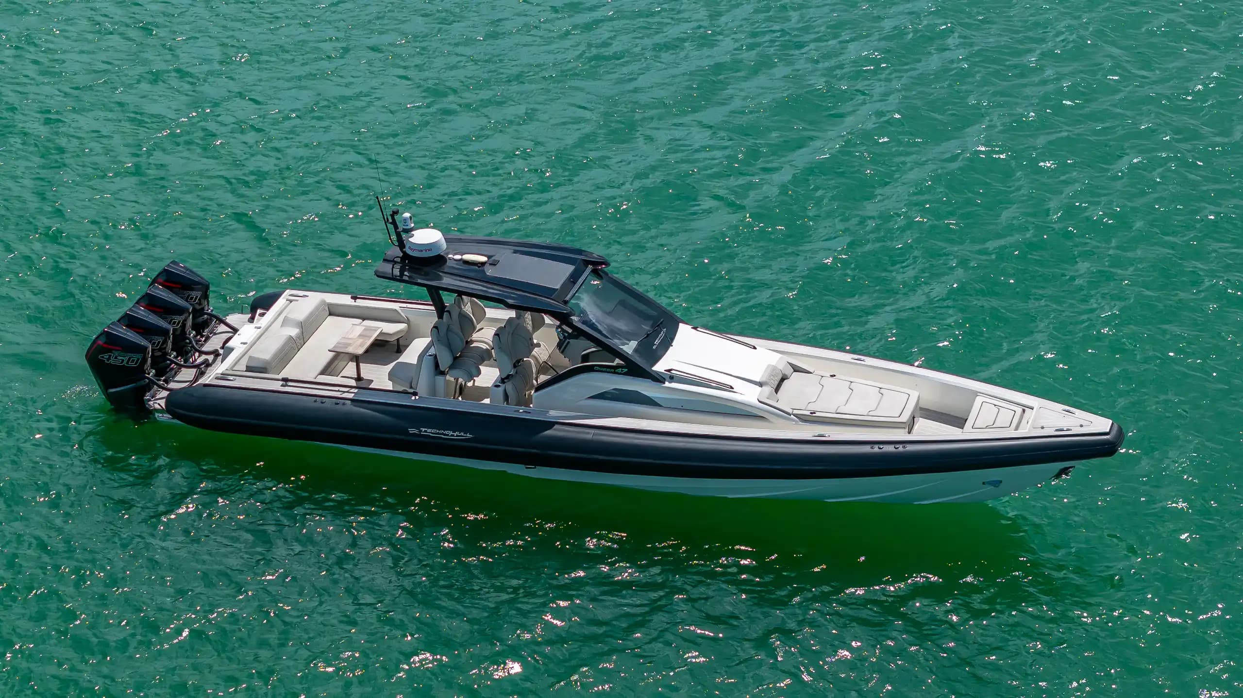 Technohull Omega 47 a la venta