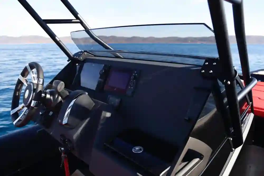 2026 Technohull GT7 zum Verkauf in Miami Beach, Florida Center Console 3