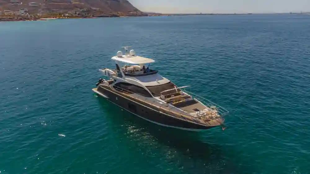Azimut 66 on Display