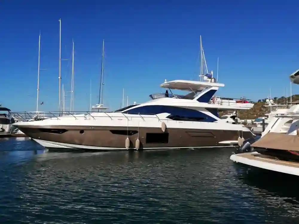 Azimut Fly 72 on Display