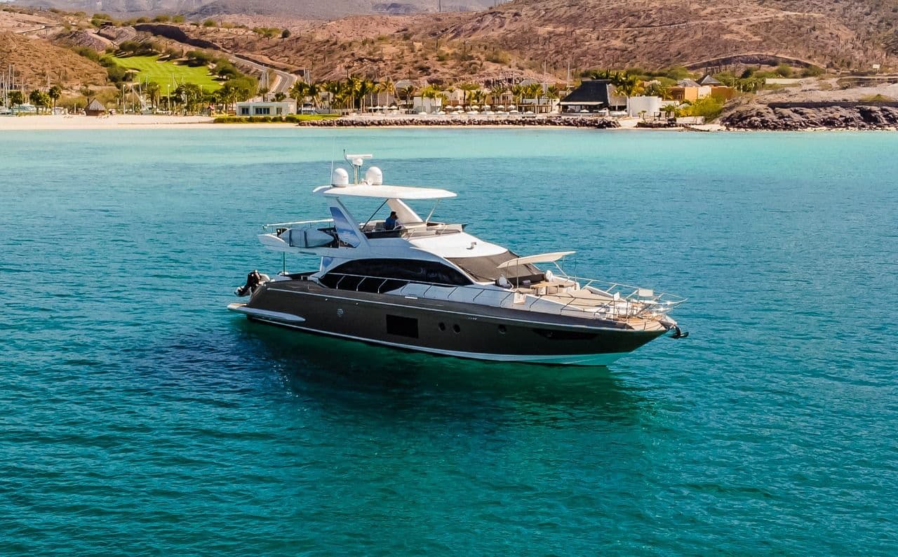 Azimut 66 on Display