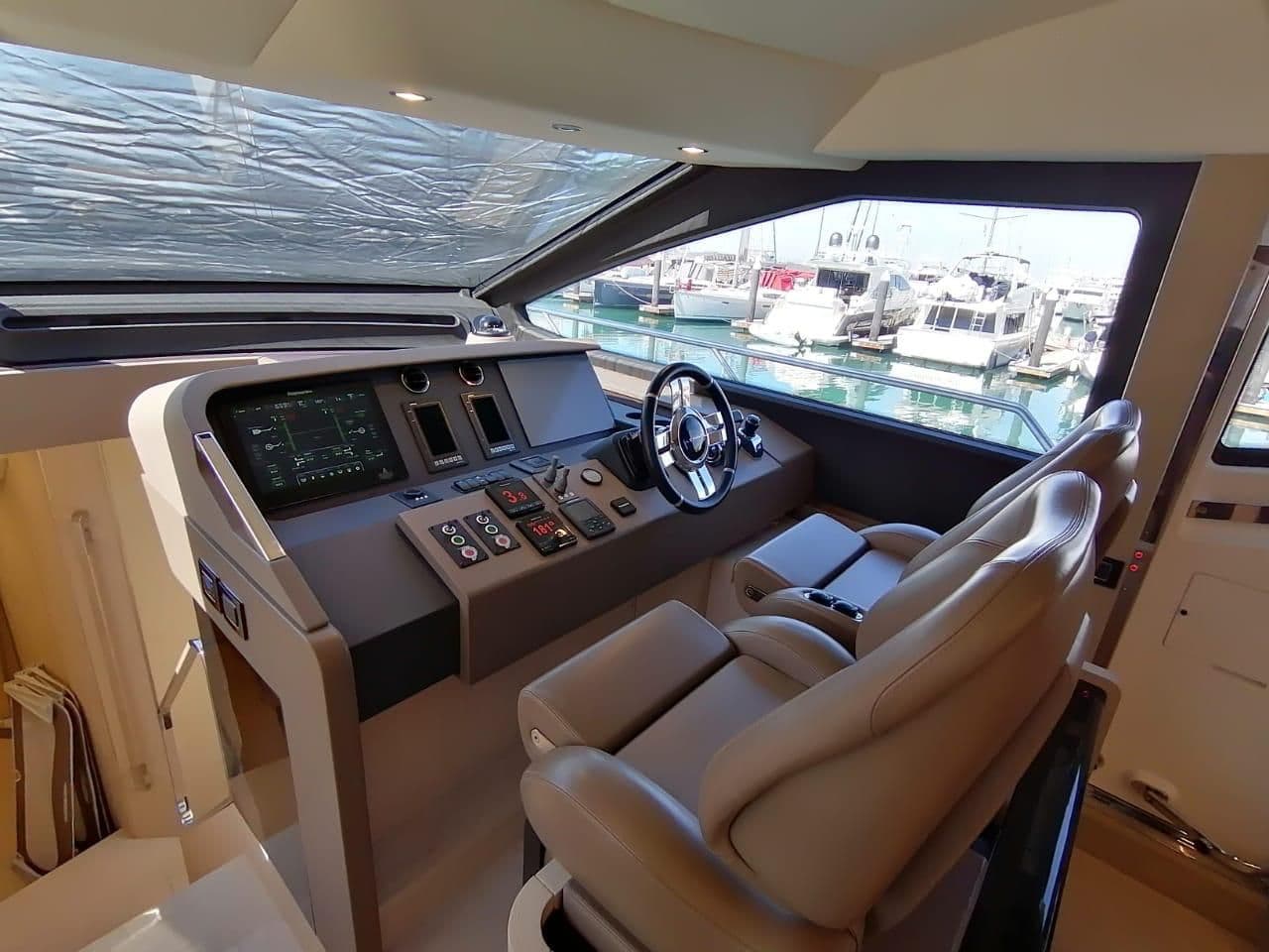 2018 Azimut Fly 72 on Display in La Paz, MX Flybridge 5