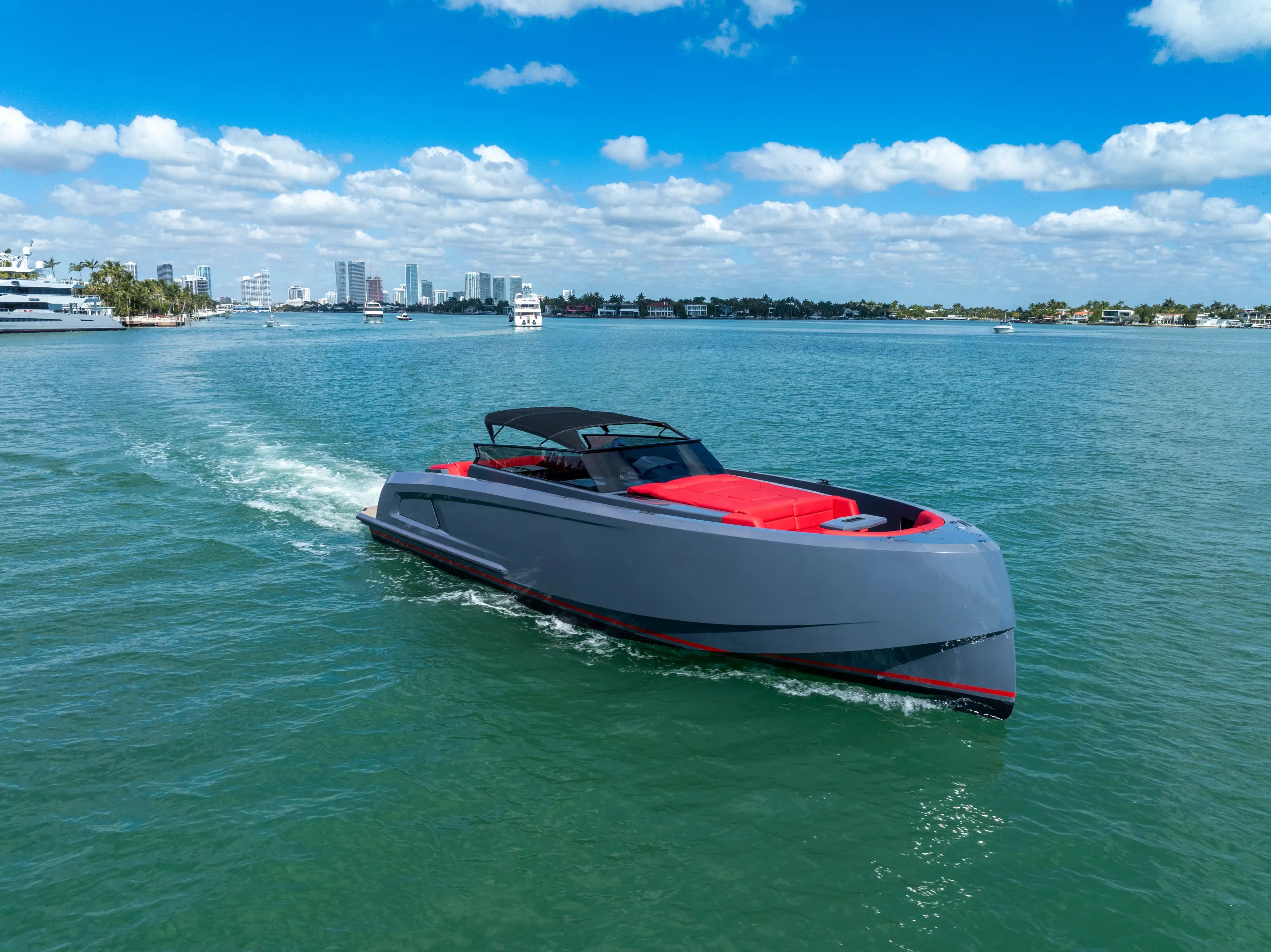 2021 Vanquish Yachts VQ45 zum Verkauf in Miami Beach, Florida Express Cruiser 4
