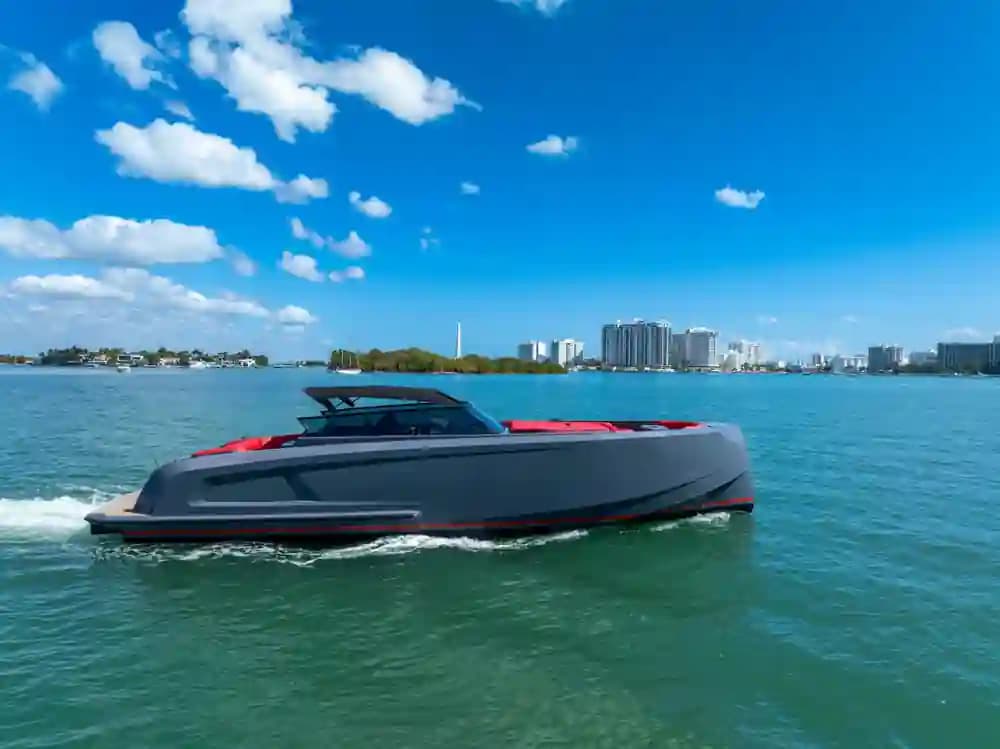 2021 Vanquish Yachts VQ45 zum Verkauf in Miami Beach, Florida Express Cruiser 3
