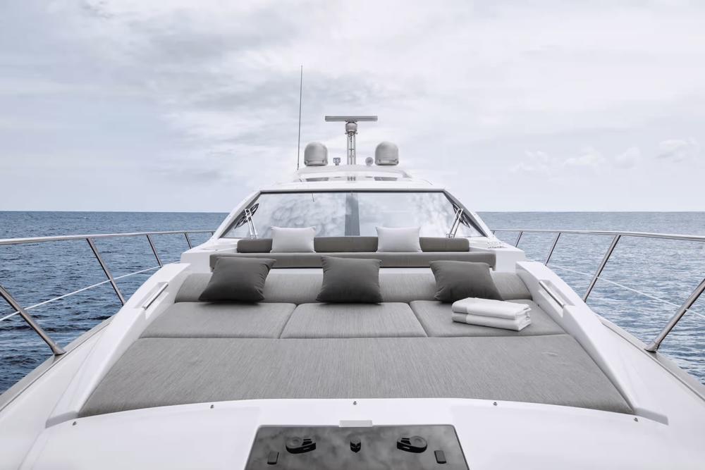 Azimut-S6-Front-View_Mid-res.jpg