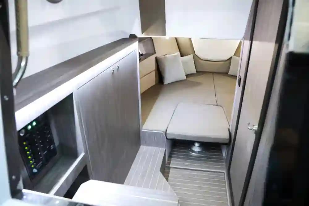 2025 Ranieri International Next 330 LX for Sale in Como, IT Center Console 2