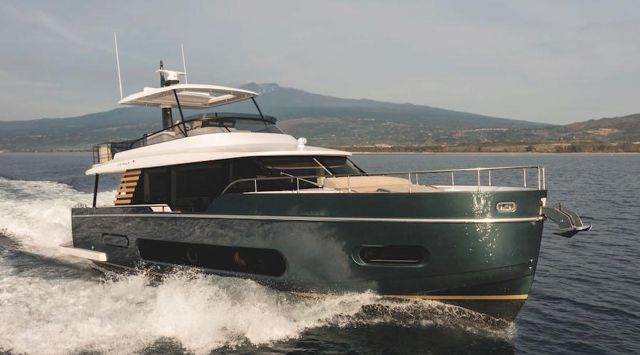 Azimut-Magellano-60_Morelli Yacht NM.jpg