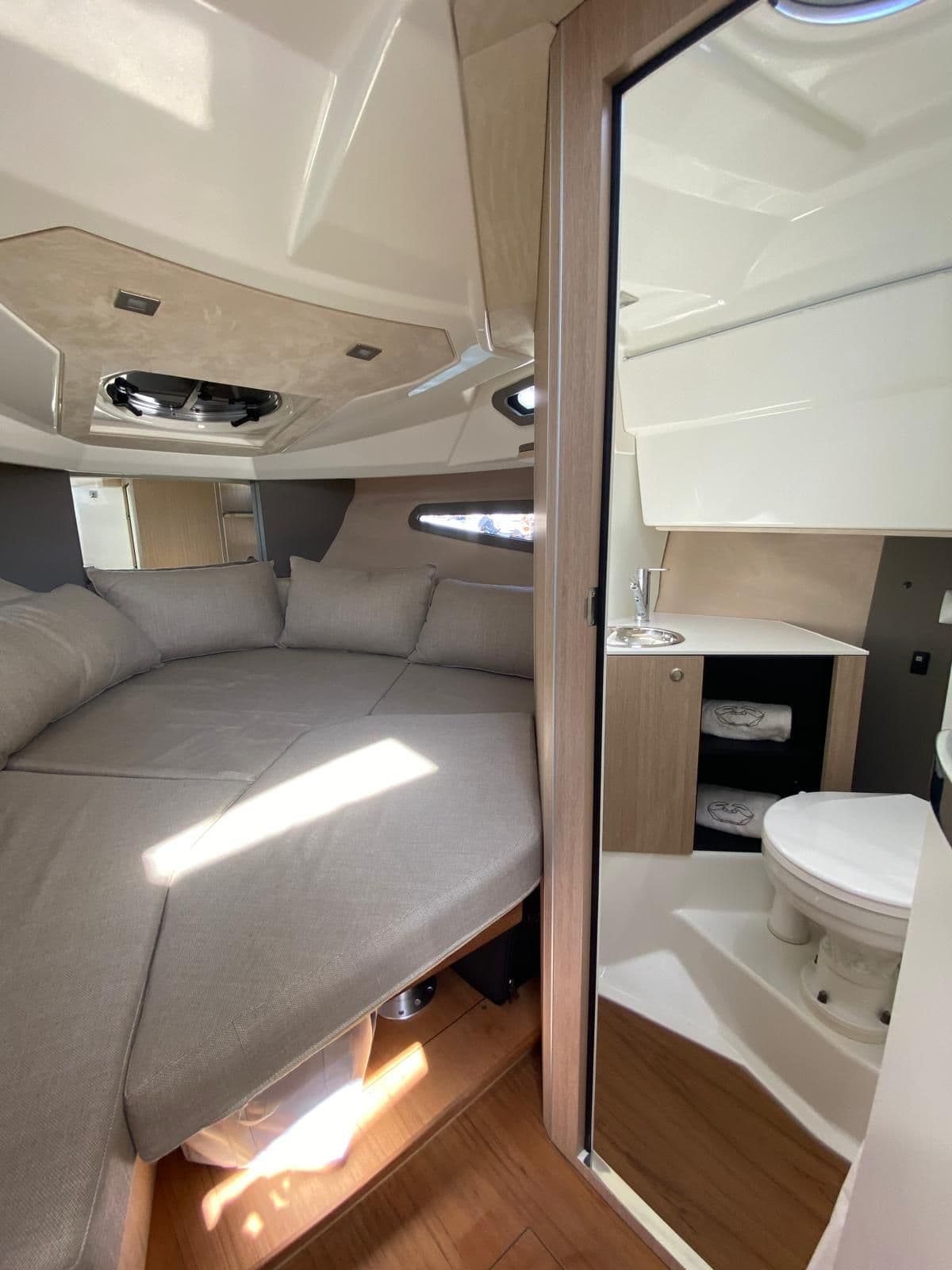 2018 Cranchi E30 Endurance for Sale in Olbia, IT Cruiser 4