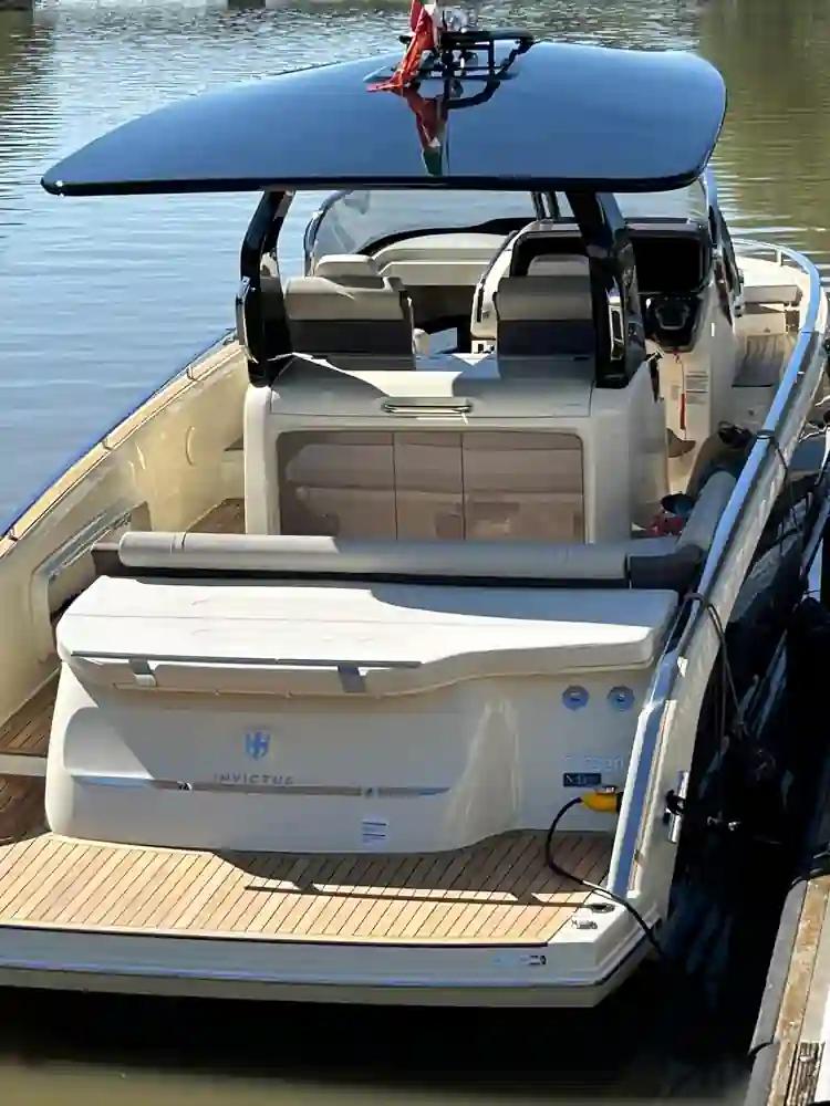 Invictus Yachts GT320 For Sale