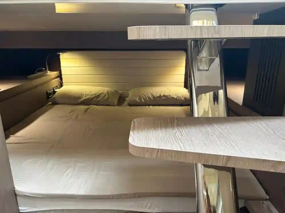 Invictus Yachts GT320 for Sale