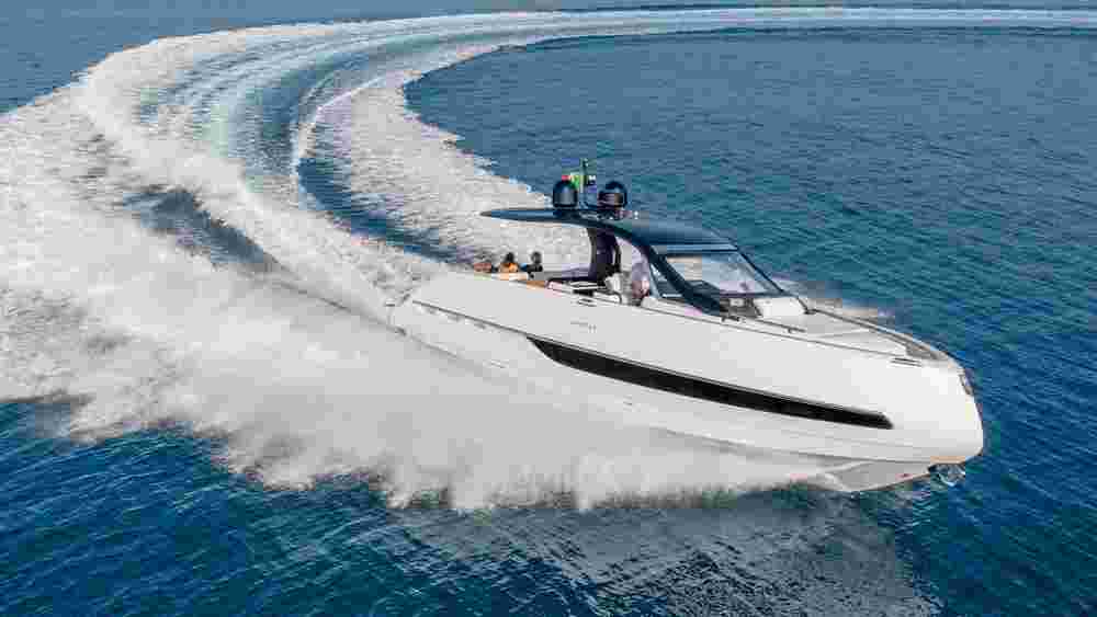 2025 Invictus Yachts TT420