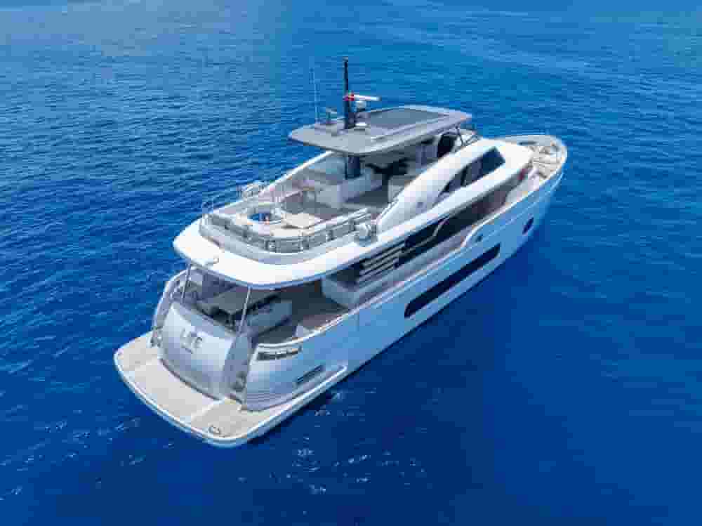 2022 Azimut Magellano 25M