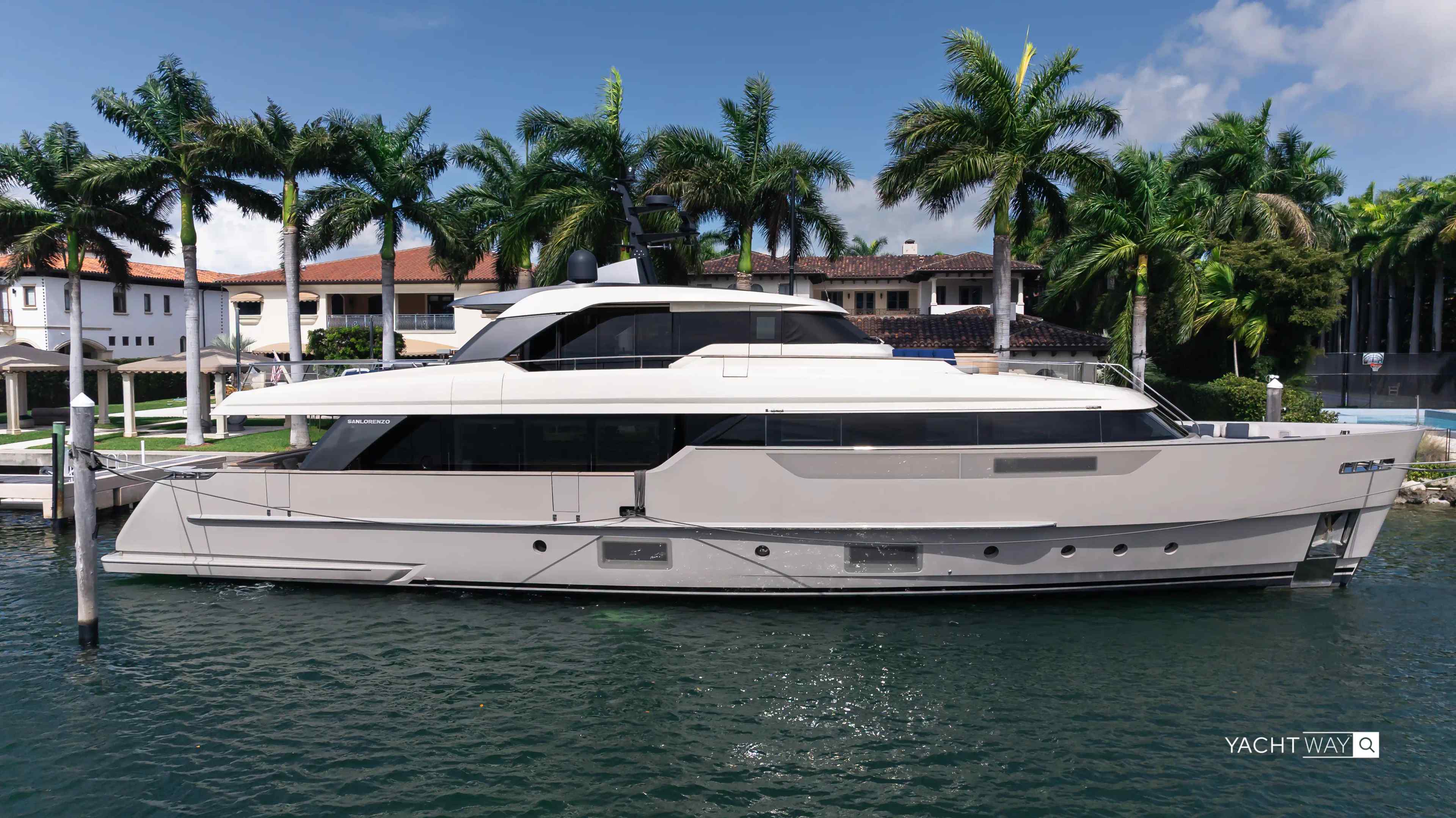Yacht