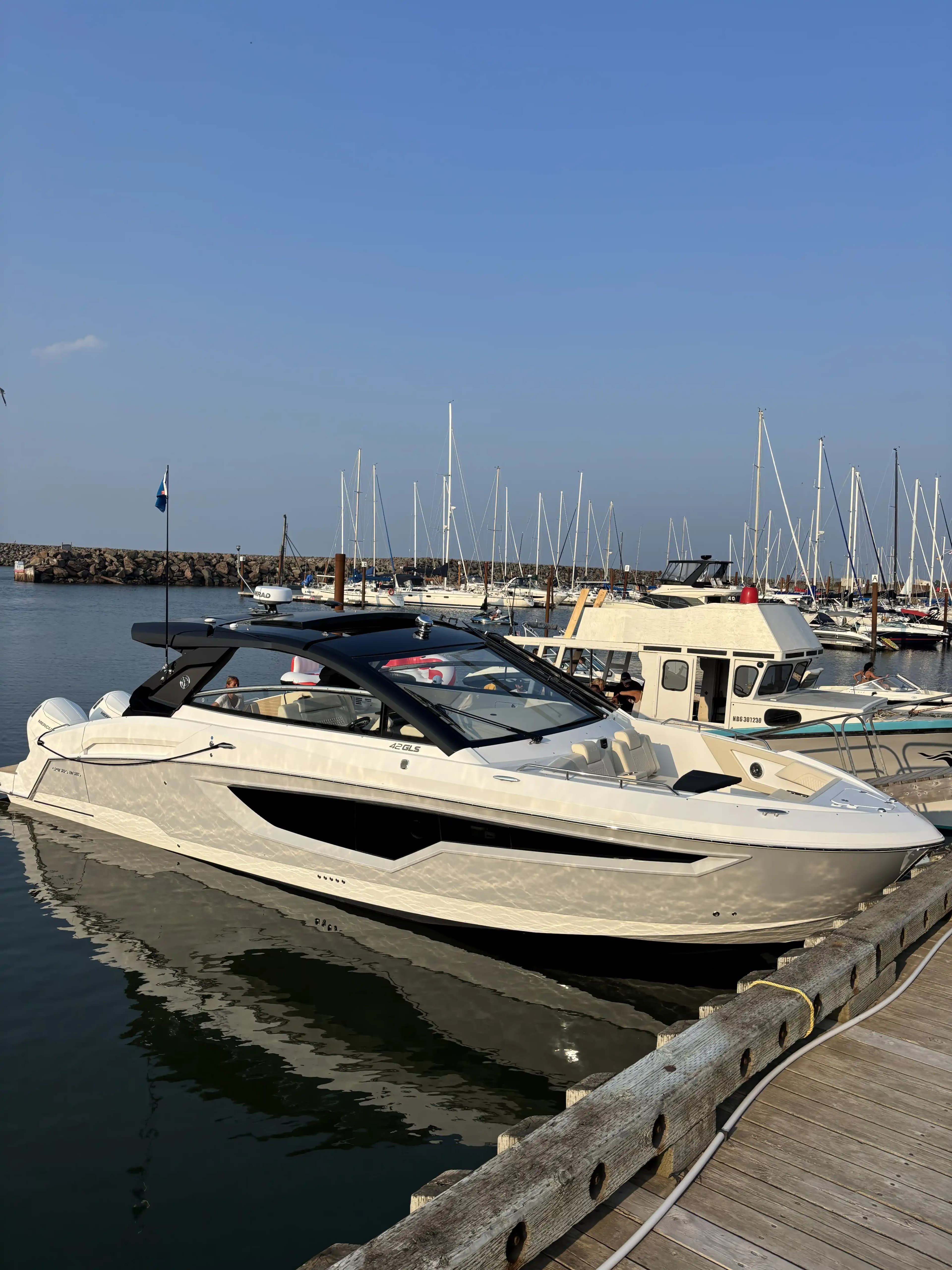 Cruisers Yachts 42 GLS OB for Sale