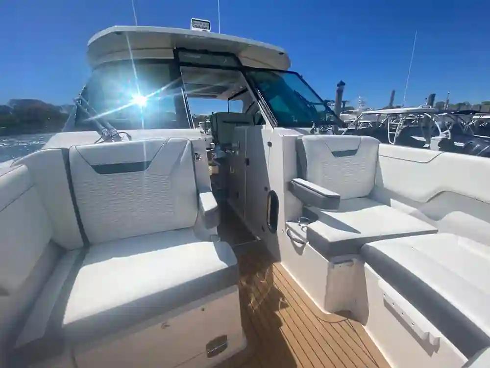 Tiara Yachts 34LX a la venta