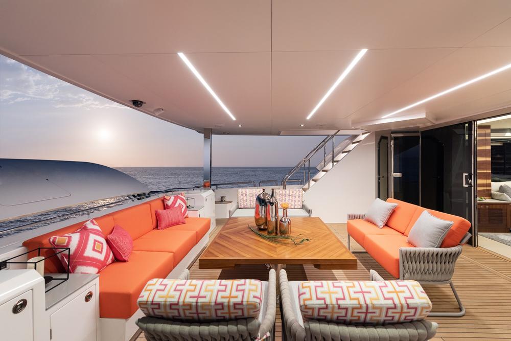 Aft Deck 1.jpg