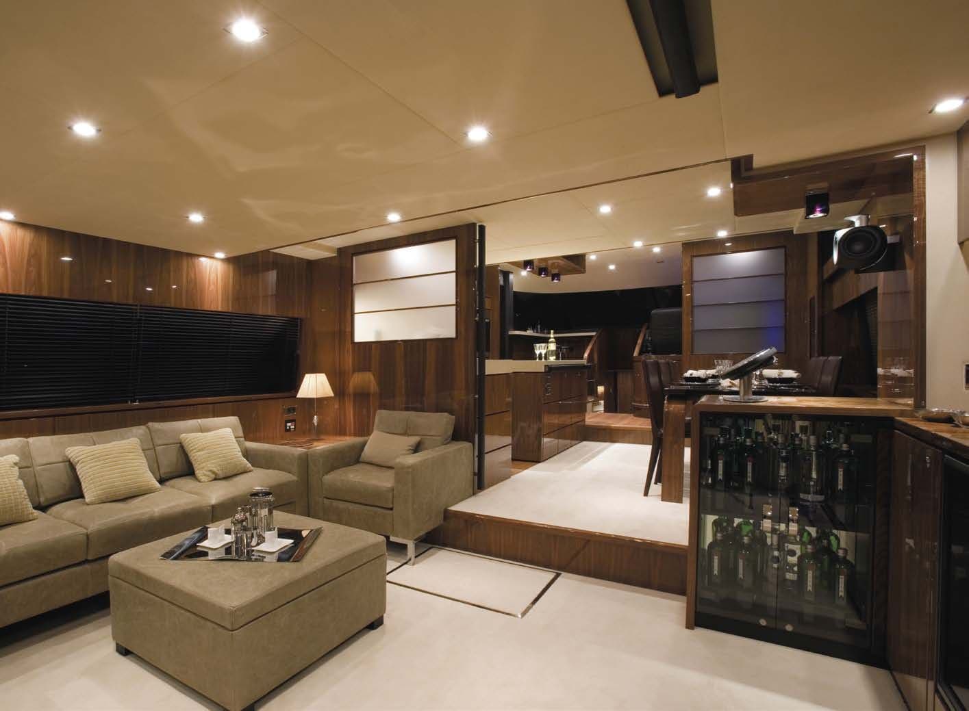 2015 Fairline Squadron 78 for Sale in Bodrum, TR Flybridge 1