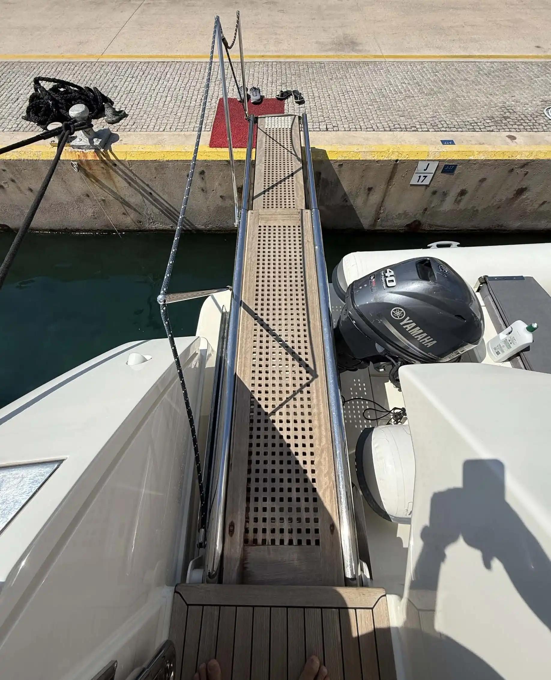 Ferretti Yachts 720 For Sale