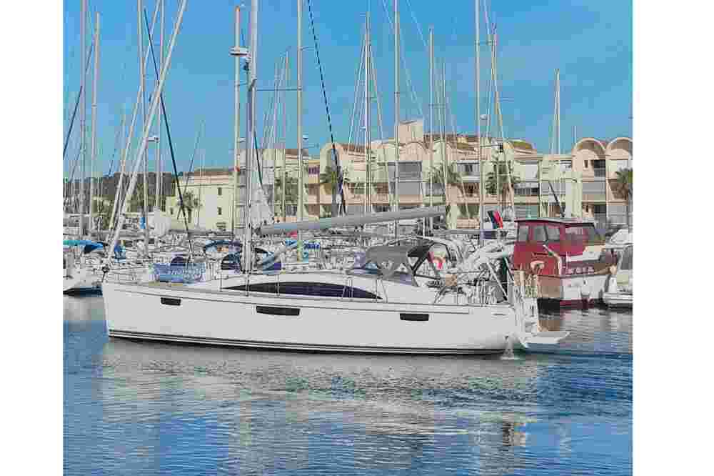 2021 Bavaria Yachts Vision 42