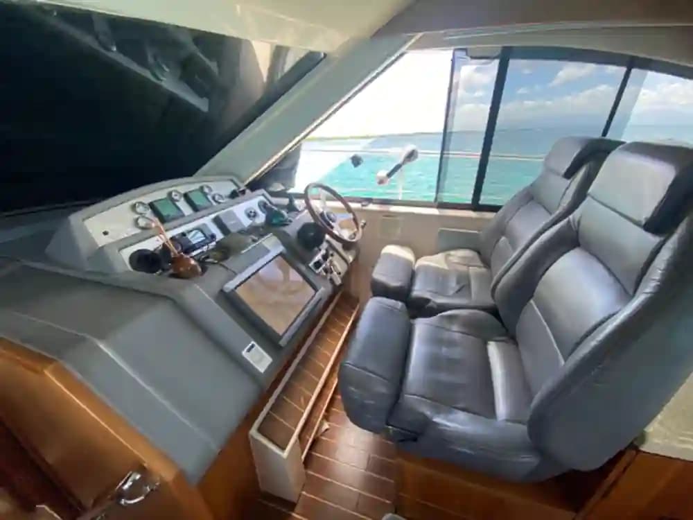 Riviera 4400 SPORT YACHT for Sale