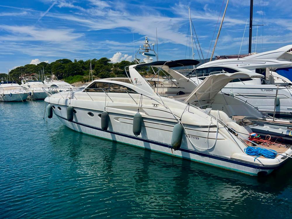 1997 Princess Yachts V55