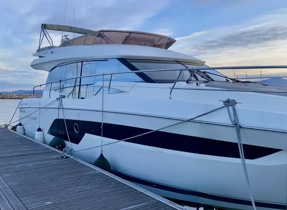 Prestige 520 FLY in vendita