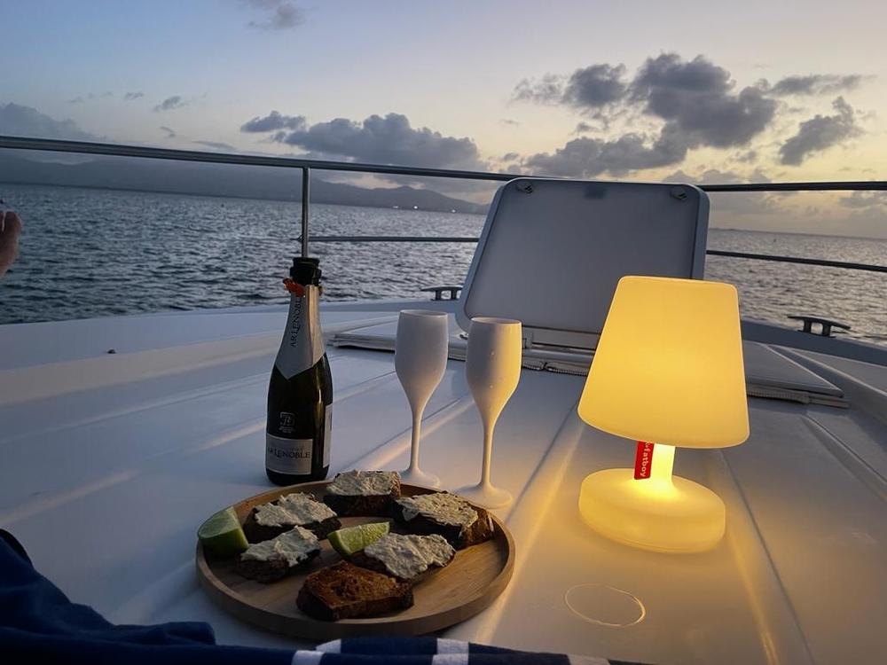 2008 Riviera 4400 SPORT YACHT